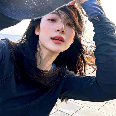 奔跑的修女海报